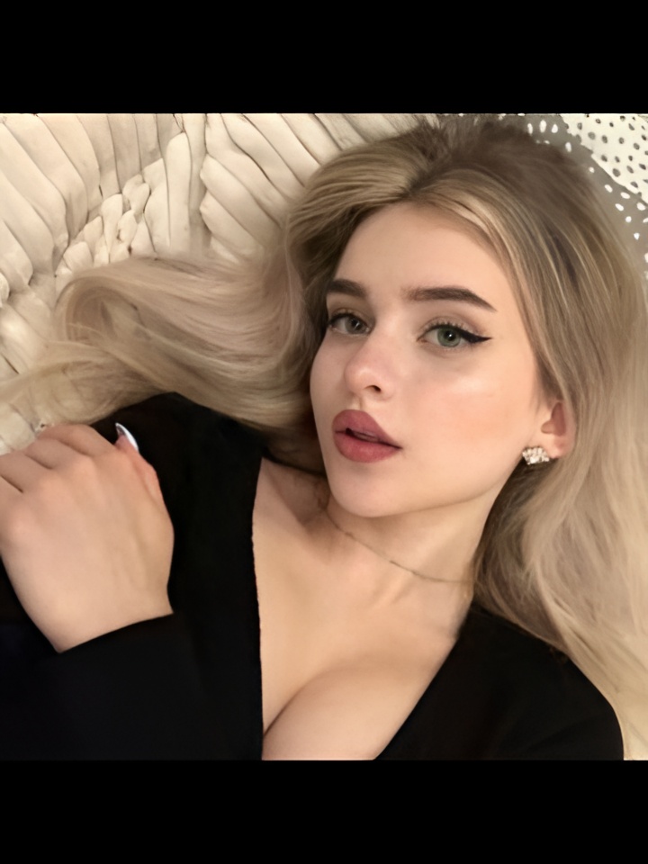 Инга привлекальеная девушка из Клина цена от 10000 руб