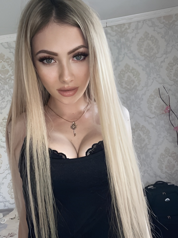 Юстина привлекальеная девушка из Клина цена от 2000 руб