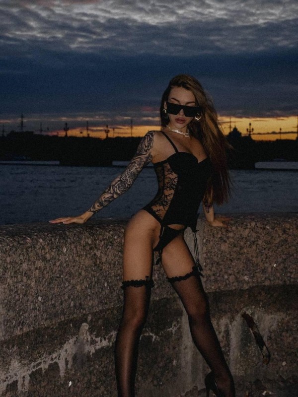 Ева привлекательная девушка из Клина цена от 7000 руб