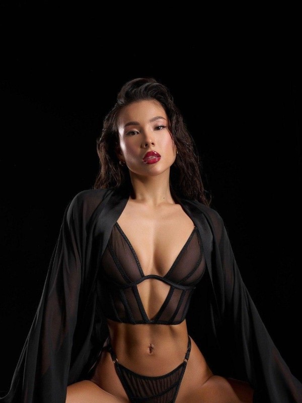 Светка привлекательная девушка из Клина цена от 5000 руб